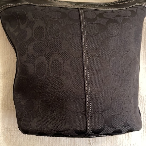 COACH -Bleeker signature C bucket tote- 11437- EUC - Picture 10 of 11